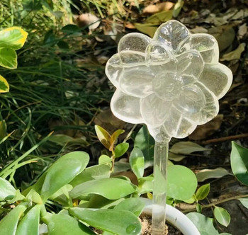 Луковици за самонапояване на растения Регулируемо устройство за автоматично капкообразуване Саксия за цветя Автоматично капково напояване Шипове за поливане на закрито на открито