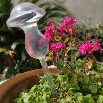 Луковици за самонапояване на растения Регулируемо устройство за автоматично капкообразуване Саксия за цветя Автоматично капково напояване Шипове за поливане на закрито на открито