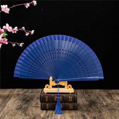 Spanyol fa összecsukható ventilátor tiszta színű üreges faragott legyező bordák táncoló legyező női ajándék otthon nappali dekoráció piros fehér sárga ventilátor