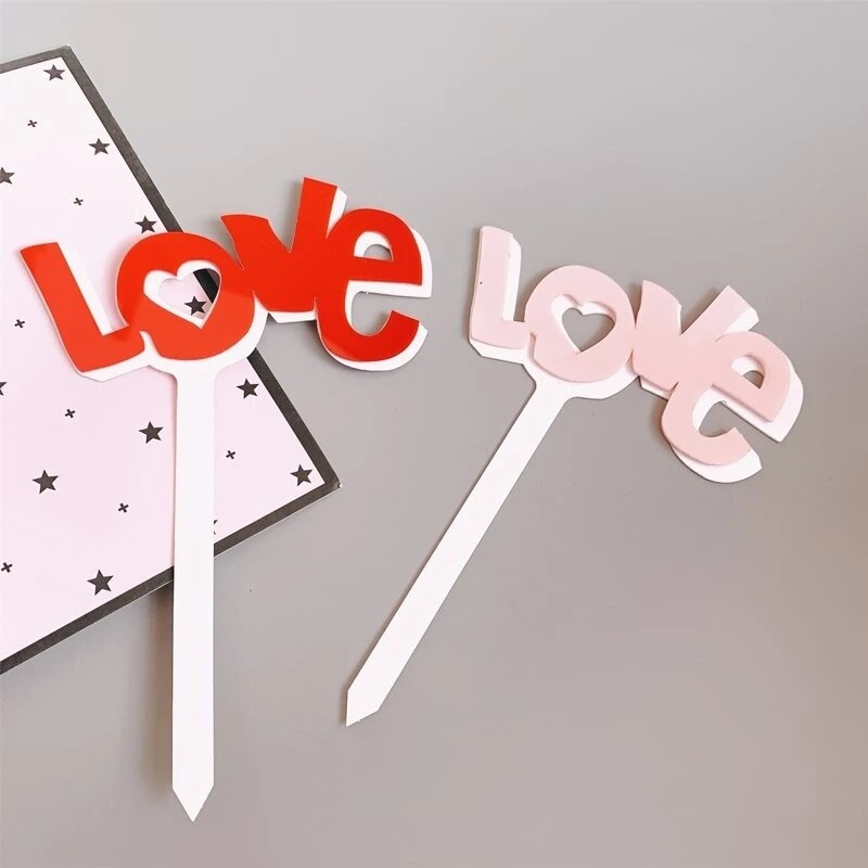 Fából készült szerelmes Valentin-napi CakeTopper Virág DIY Esküvői Tortafestékek Valentin-desszert dekorációhoz Jubileumi ajándék