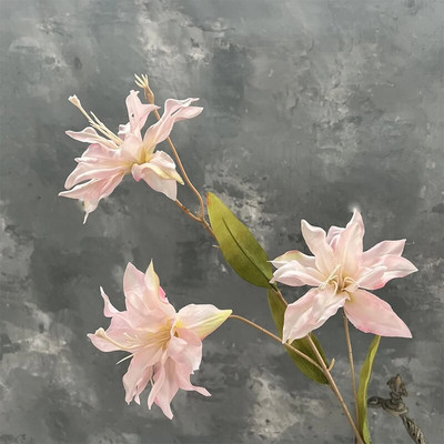 Artificial Flowers 3 Heads Small Lily Film Simulation Flower Fake Flowers Πράσινα φυτά Γιορτή γάμου Silk Flower 2023