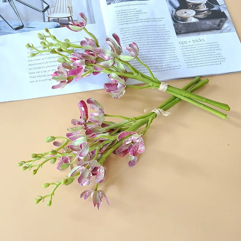 30 cm-es mesterséges pillangó orchidea 3 fejű kézi nyakkendő, rövid ágú köteg Nappali dekoratív virágkötészeti anyagok