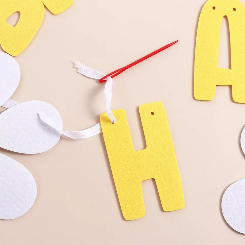 Dzeltens reklāmkarogs daudz laimes dzimšanas dienā