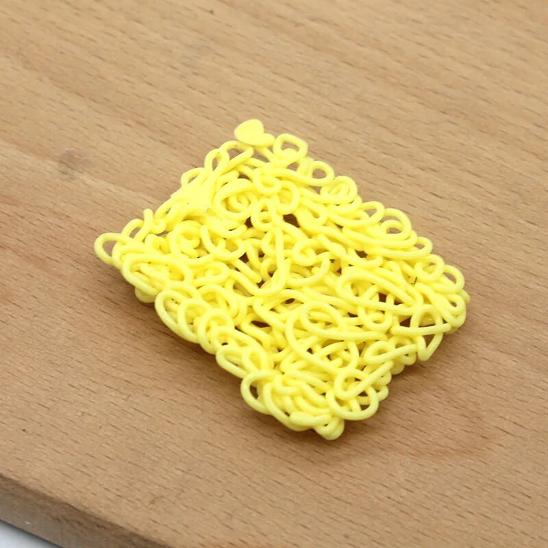 2 бр. Забавна симулирана храна Ръководство за бързо приготвяне на юфка Модел Направи си сам Миниатюрни хранителни декорации Декорация на куклена къща Изкуствени юфка