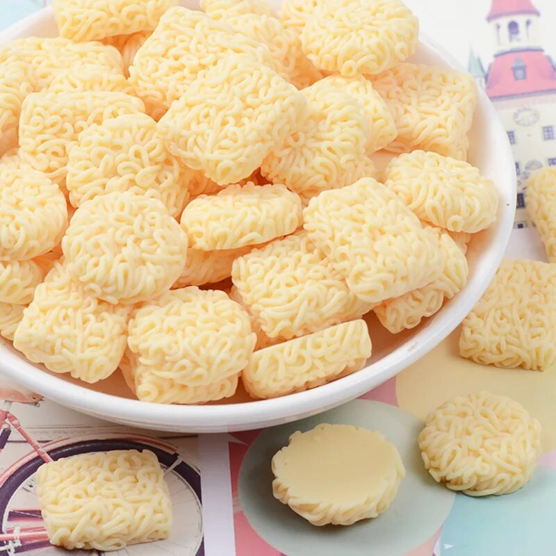 10 vnt/stal. Modeliavimas netikras maistas Plokščios nugaros dervos kabošonas Dirbtiniai greitai paruošiami makaronai Plokštieji makaronai Dekoratyvinės dalys „pasidaryk pats“ papuošimai