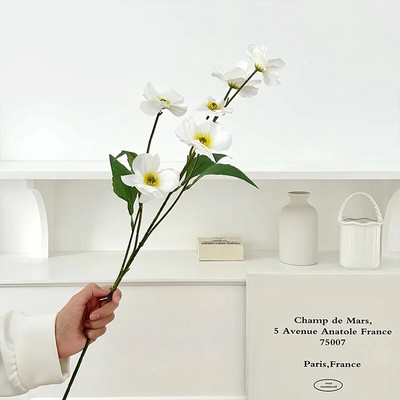 Valged kunstlilled valge teemaga Tikitud pallroosid Pulmasaali kaunistus Lilleseade Teejuhililled