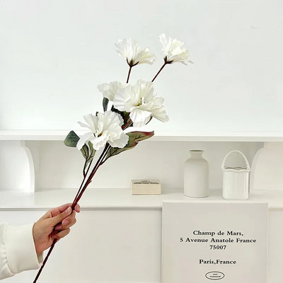 Valged kunstlilled valge teemaga Tikitud pallroosid Pulmasaali kaunistus Lilleseade Teejuhililled