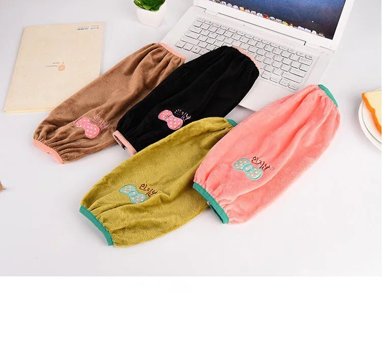 1 Poros žiemos flaneletės animacinių filmų piešinys virtuvėje, apsaugantis nuo užsiteršimo ilgomis rankovėmis, apsaugantis kepimo rankoves ND 016