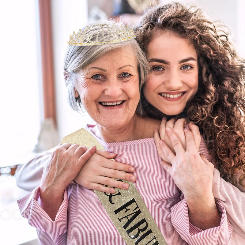 Princesės karūnos 70-mečių pečių juostos vakarėlio papuošalai Gimtadienio galvos apdangalai Moteriški auksiniai nuo dulkių 70-osios dovanos Miss