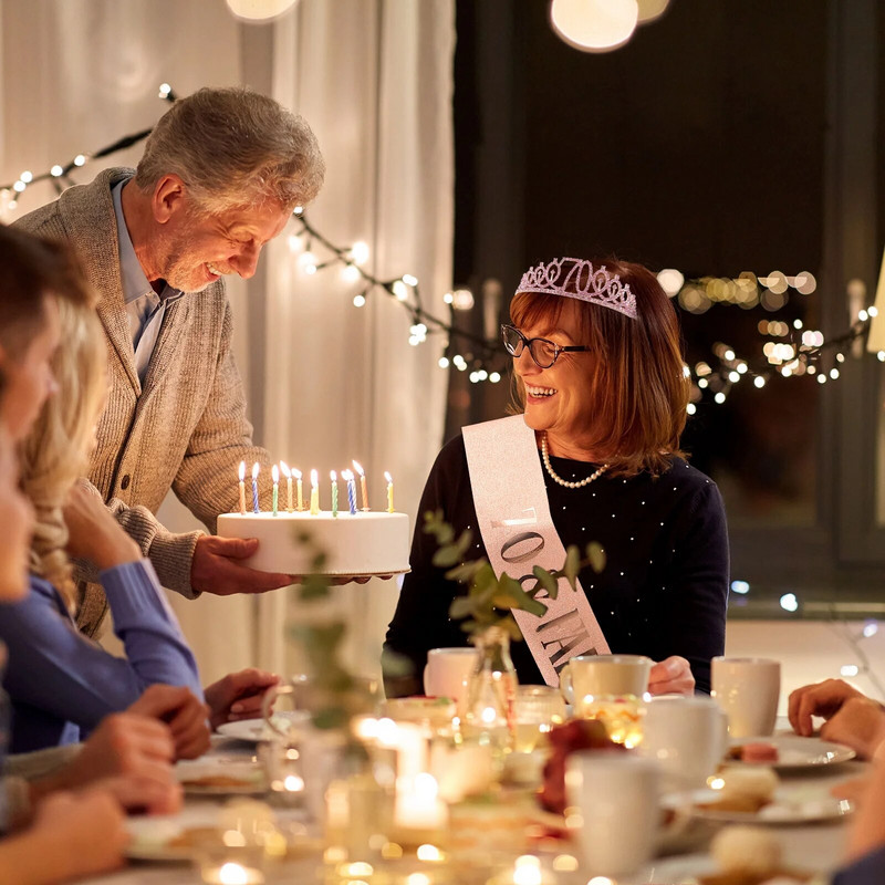 Princesės karūnos 70-mečių pečių juostos vakarėlio papuošalai Gimtadienio galvos apdangalai Moteriški auksiniai nuo dulkių 70-osios dovanos Miss