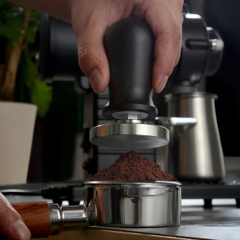 51/53/58 m espreso kavos tampresas su spyruokle, kalibruotas 30 svarų pastovaus slėgio tampresas su nerūdijančio plieno pagrindu, skirtas Baristai