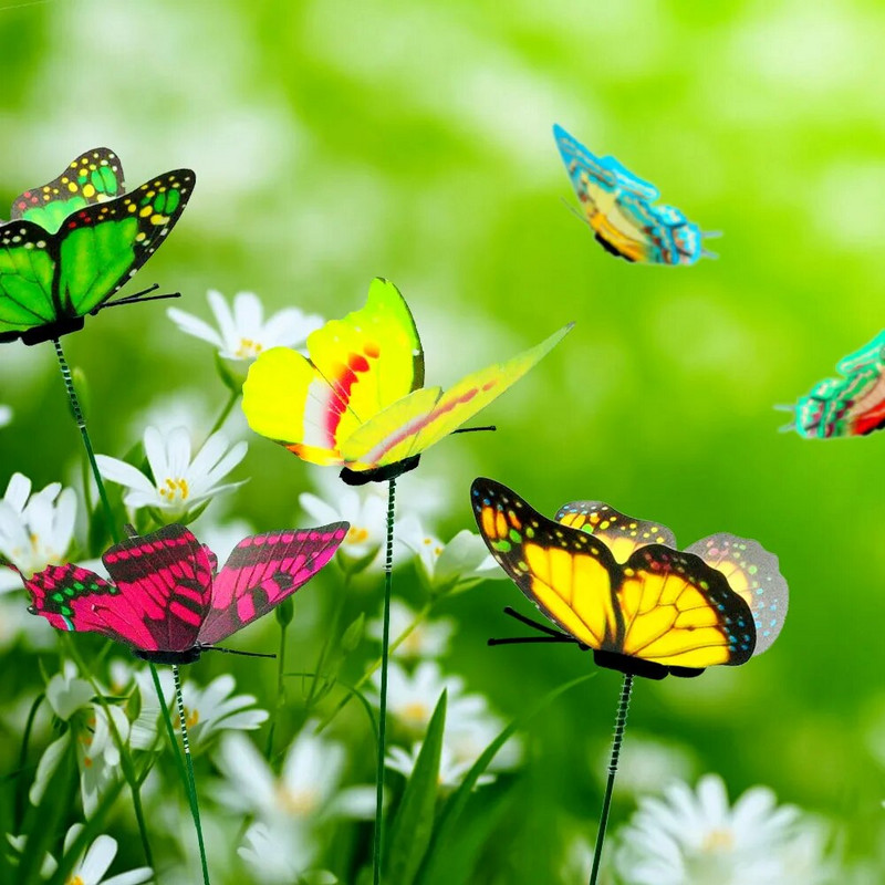 Drugelių krūva sodo kiemo sodo vazonėlis, spalvingas, įnoringas drugelio kuoliukas, dekoravimas lauko dekoras Sodo puošmena