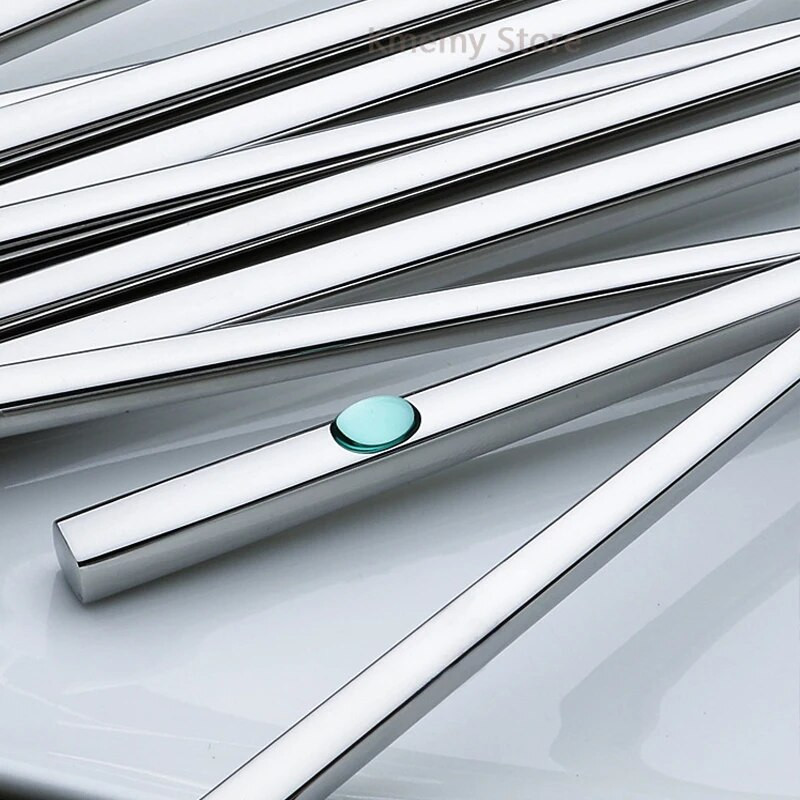 23 cm peen draakoni mustriga söögipulgad 304 roostevabast terasest libisemiskindlad Hiina söögipulgad Toidu-sushipulgad Koduköögi lauanõud