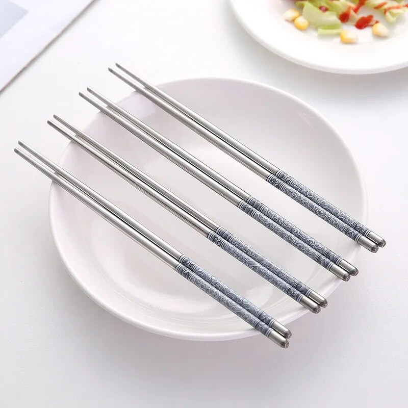 1 pora nerūdijančio plieno lazdelių sušių porceliano spirale kinų lazdelės Maisto lazdelės Virtuvės stalo reikmenys