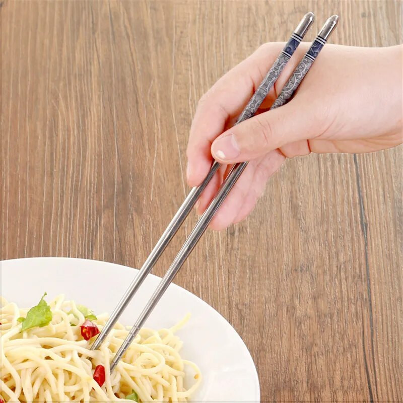 1 pora nerūdijančio plieno lazdelių sušių porceliano spirale kinų lazdelės Maisto lazdelės Virtuvės stalo reikmenys