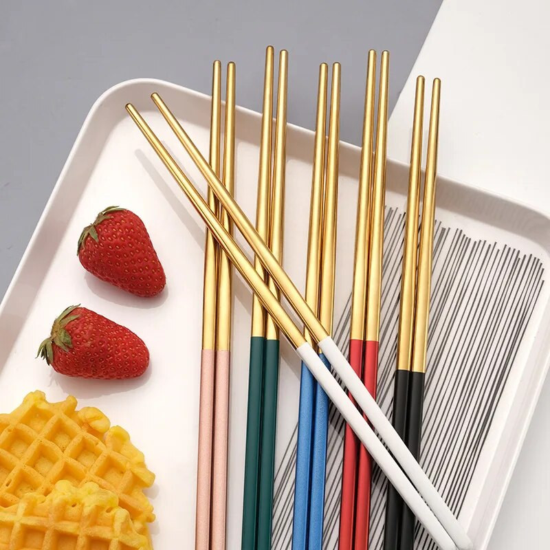 Rozsdamentes acél otthoni kínai pálcika csúszásmentes fém gyorsétterem tészta Sushi pálcika Ramen pálcika Konyhai étkészletek edények