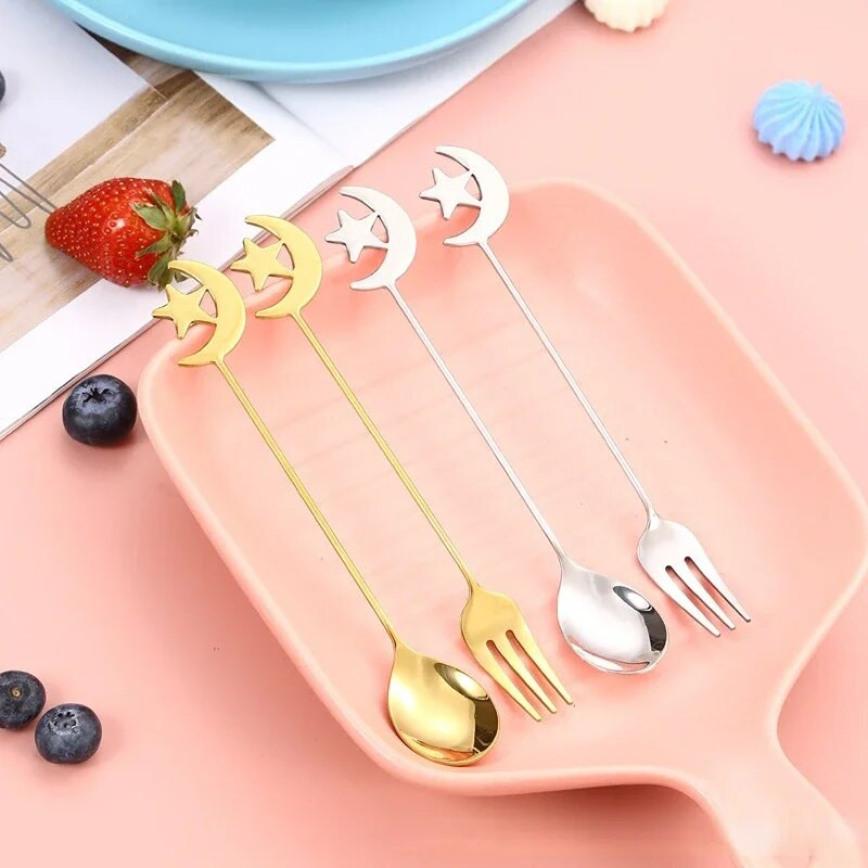 304 rozsdamentes acél kávéskanál Lovely Golden Star Moon keverő kanalak teáskanál gyümölcs desszert torta kanál Villa kávézó kiegészítők