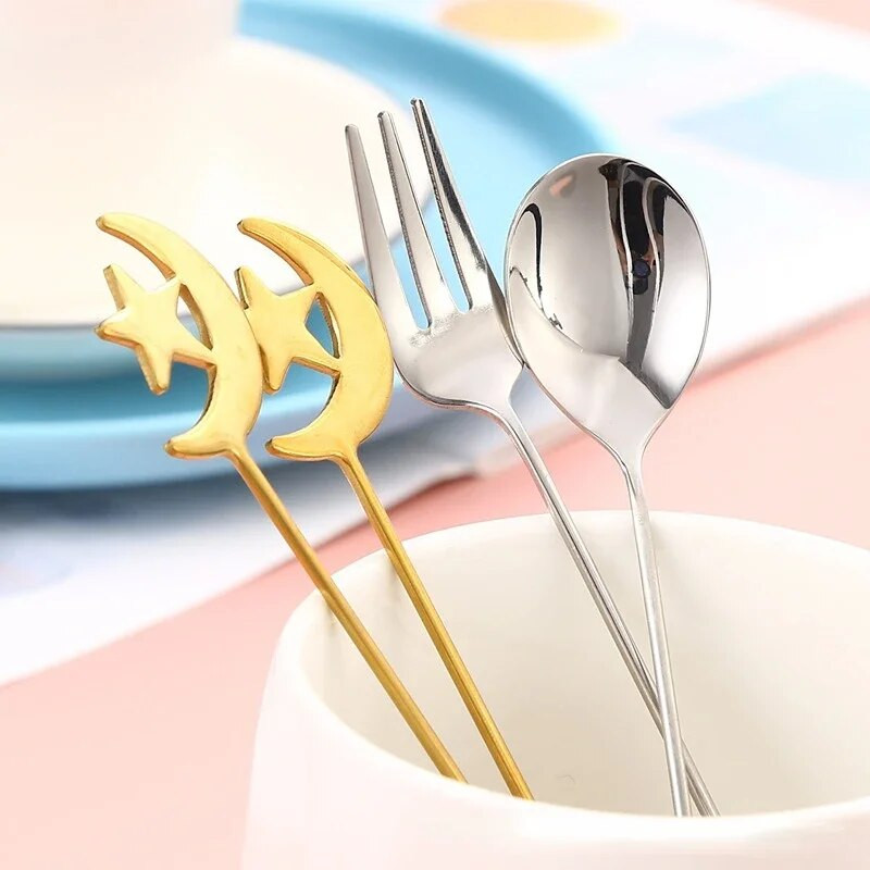 304 rozsdamentes acél kávéskanál Lovely Golden Star Moon keverő kanalak teáskanál gyümölcs desszert torta kanál Villa kávézó kiegészítők