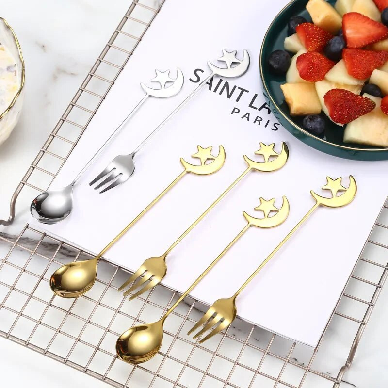 304 rozsdamentes acél kávéskanál Lovely Golden Star Moon keverő kanalak teáskanál gyümölcs desszert torta kanál Villa kávézó kiegészítők