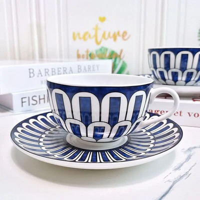 Kavos puodelis Vintage Designs Porcelianinis arbatos rinkinys Bone China Puodelių ir lėkštučių rinkinys su šaukštu Keraminiai gėrimų indai Gimtadienio dovana