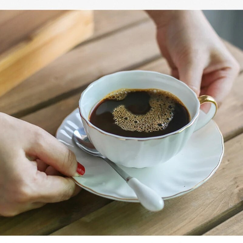 150 ml Британска чаша за следобеден чай костен порцеланова чаша за чай керамична пасторална Европейска ретро домашен сервиз за чай