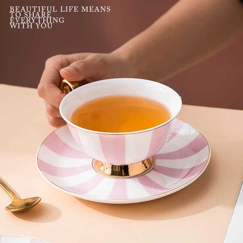 Keraamiline kohvi-teetass alustassiga Roosa kohvikruus Briti pärastlõunatee tasside komplekt Vesi Piim Latte Hommikusöögitass Kohvik Jooginõud