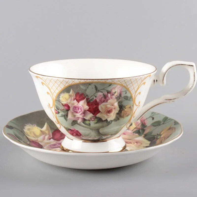 Комплект чаши за чай с рисуван костен Китай в американски стил Офис Луксозна керамична чаша за кафе Пасторална порцеланова чаша с цветя Кафене Подарък за напитки