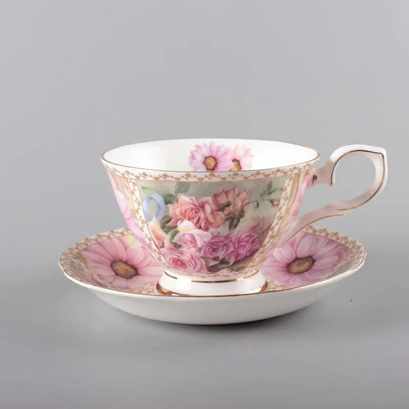 Комплект чаши за чай с рисуван костен Китай в американски стил Офис Луксозна керамична чаша за кафе Пасторална порцеланова чаша с цветя Кафене Подарък за напитки