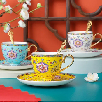 Китайски рисуван костен Китай Чаша за кафе Комплект чинийки Емайлирана чаша за следобеден чай с чиния Лъжица Луксозна керамична чаша Парти прибори за напитки