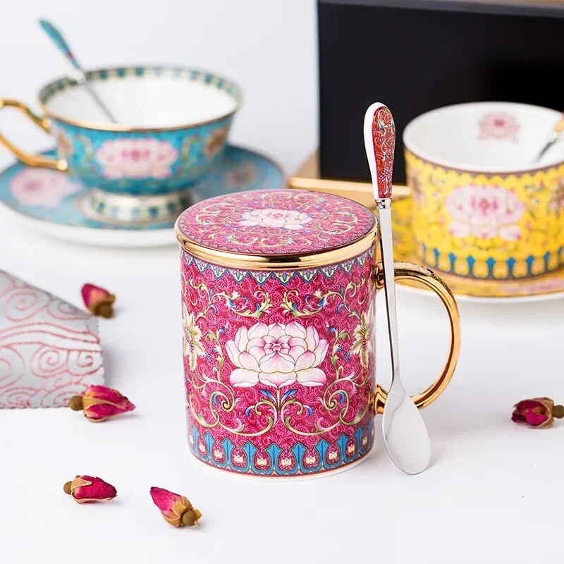 Kiniškas dažytas kaulas Kinijos kavos puodelio lėkštės rinkinys emaliuotas popietės arbatos puodelis su lėkštės šaukštu prabangus keramikinis puodelis vakarėliui