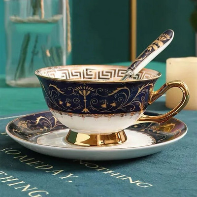 Луксозна чаша за кафе от костен порцелан с лъжичка за чинийка Чаша за чай от британски порцелан, рисувано цвете, птица, керамична чаша за кафе, съдове и прибори, подарък