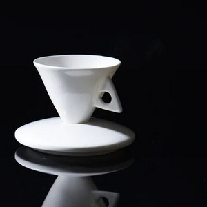 70 ml balto kūgio kavos puodelio ir lėkštutės rinkinys Biuro kavos reikmenų rinkinys Keraminis ESPRESSO stiklinis kapučino puodelis Bone China Demitasse arbatos puodelis