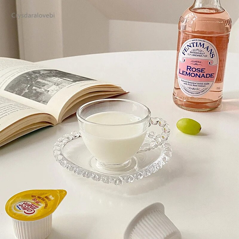 Mini espresso šalica, stakleni tanjurić, ljubav, staklena djevojka, srce, jednostavno cvijeće, šalica za čaj, romantično europsko posuđe za piće, luksuzno posuđe od staklenih šalica