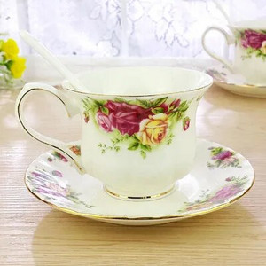 Puodeliai ir lėkštės Keramikinė kava Pusryčiai Pienas Arbatos Puodelių Rinkinys Su Šaukštu ir Disku Virtuvės Gėrimų Indai Vestuvių Dovanos 200ml