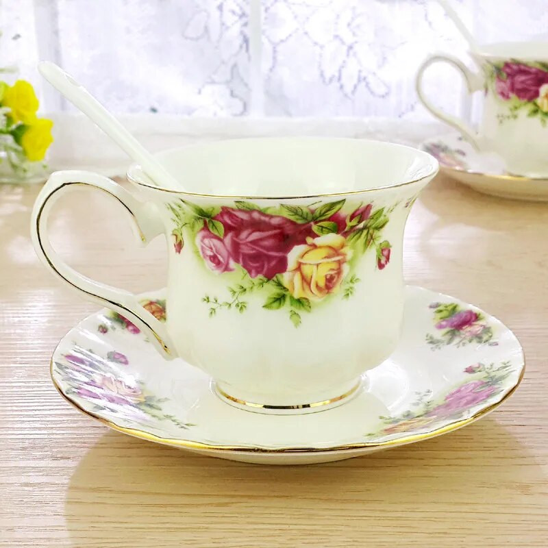 Puodeliai ir lėkštės Keramikinė kava Pusryčiai Pienas Arbatos Puodelių Rinkinys Su Šaukštu ir Disku Virtuvės Gėrimų Indai Vestuvių Dovanos 200ml