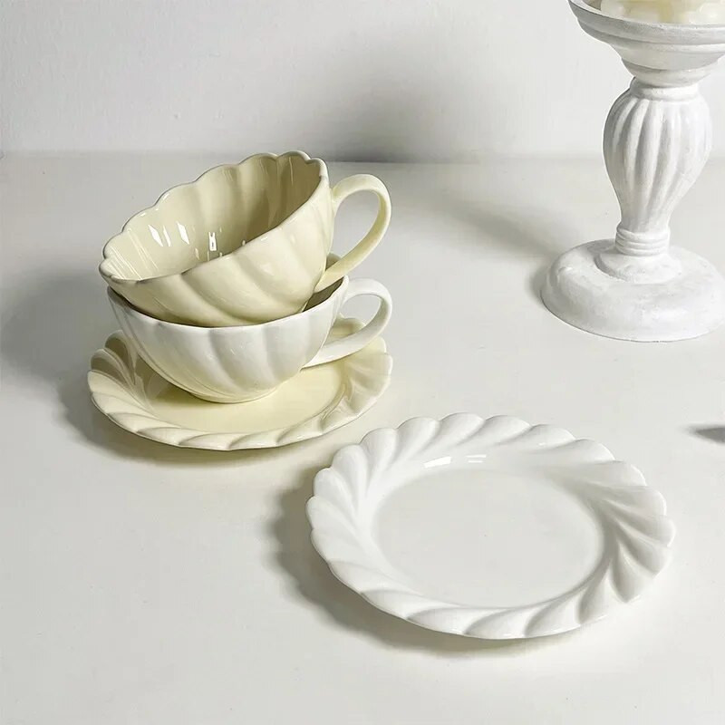 Francuska krem keramička šalica i tanjur Prekrasne vintage čipkane reljefne šalice za kavu Mlijeko i zob za doručak Poslijepodnevni čaj Šalice za piće