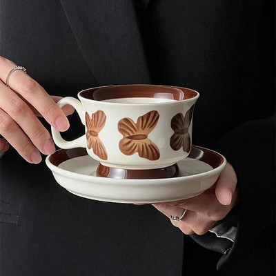 Vintage Ziemeļvalstu pēcpusdienas tējas kafijas tase un apakštasīšu komplekts Fashion Ins Butterfly keramikas krūze franču kūkas deserta šķīvja draugiem dāvana
