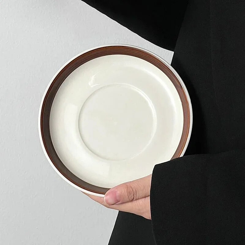 Vintage Ziemeļvalstu pēcpusdienas tējas kafijas tase un apakštasīšu komplekts Fashion Ins Butterfly keramikas krūze franču kūkas deserta šķīvja draugiem dāvana