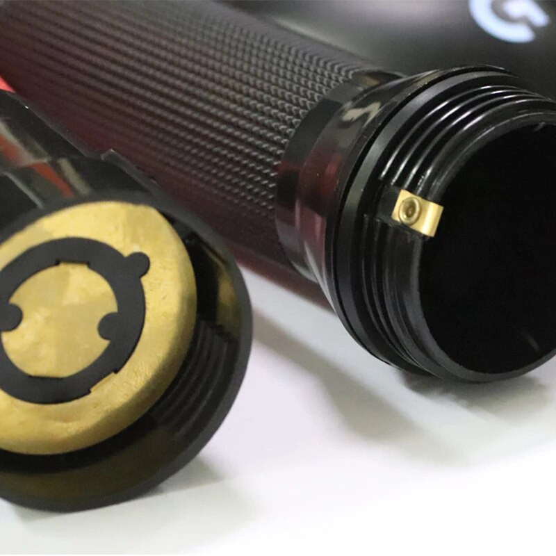 54cm vanjski LED crveno trepćuće svjetlo Upozorenje na prometni signal Plasitc Wand Policijska palica Sigurnosni komandni alat