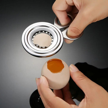 Стоманена отворена яйчна черупка. Основни домакински кухненски нарязани яйчени черупки. Отворено варено яйце. Инструмент за покриване на яйца. Резачка за яйце за отлепване на яйчена черупка.