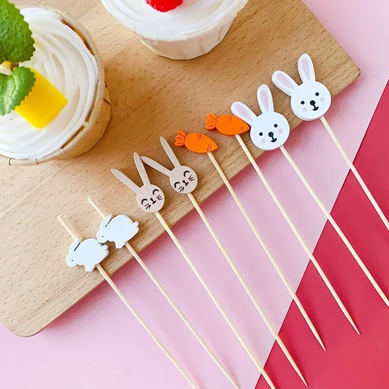 100 vnt. Velykų vaisių šakutė vienkartinė bambuko iešmeliai Triušio morkų maisto rinktukai Vaisių šakutė sumuštinis švediško stalo lazdelė Linksmų Velykų dekoras