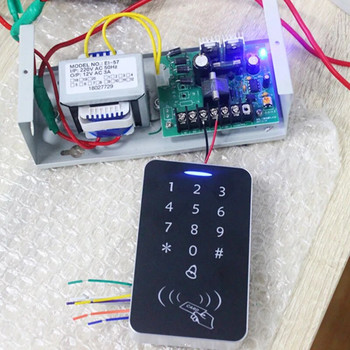 Самостоятелна система за контрол на достъпа RFID 125KHZ Контрол на достъпа Клавиатура цифров панел Четец на карти интелигентна система за заключване на врати 2000 потребител