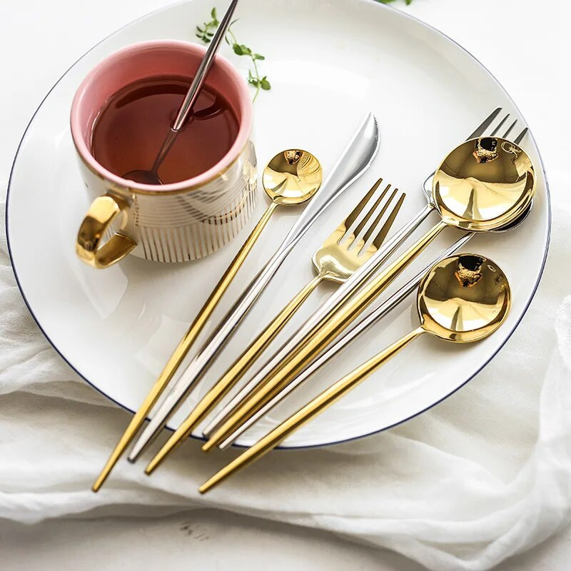 Pribor za jelo Silver Glod Set pribora za jelo od nehrđajućeg čelika Posuđe za jelo Vilica Žlica Set noževa Vilica za desert Žlica Žlica za posluživanje večere Posuđe