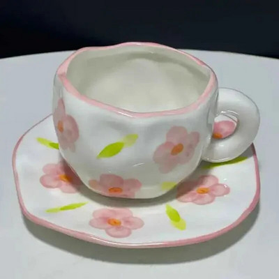 Ručno oslikana plavo nebo, bijeli oblaci, šalica za kavu s tanjurićem, keramička ručno izrađena šalica za čaj, lijep poklon, šalica za kavu s nepravilnim cvijetom