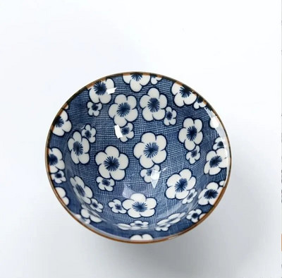 1 БР. Традиционна синя и бяла порцеланова чаша за чай Купа за чай против нагар, ръчно рисувана керамична конусна чаша Чаши за медитация Чаен комплект