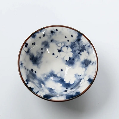 1 БР. Традиционна синя и бяла порцеланова чаша за чай Купа за чай против нагар, ръчно рисувана керамична конусна чаша Чаши за медитация Чаен комплект