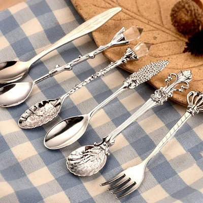 6 vnt Senoviniai šaukštai Šakutė Mini Royal Style Bronzinės spalvos metalo raižyta kavos vaisių desertinė šakutė maišoma šaukštelis virtuvės įrankis