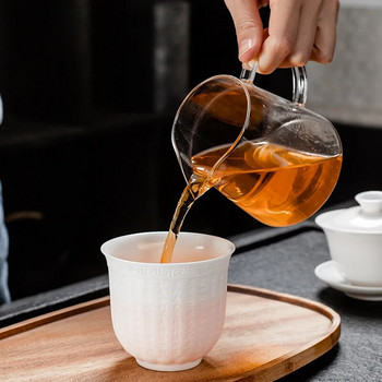 Китайска бяла порцеланова чаша за чай Ръчна триизмерна релефна купа за чай Голям капацитет Комплект чаши за чай Чаша за чаена церемония Чаша за чай