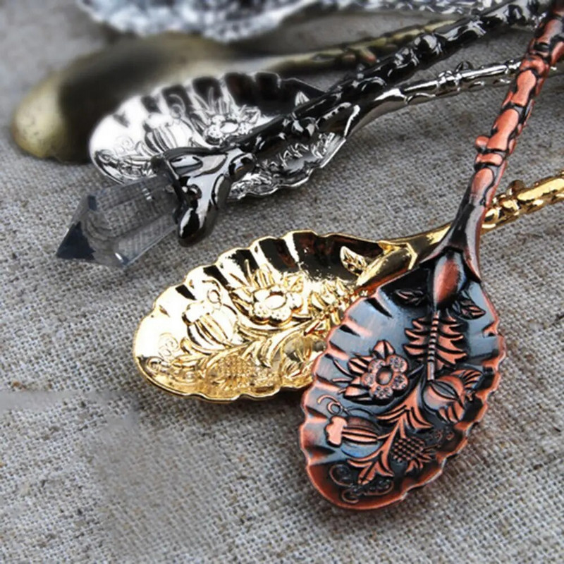 1db ötvözet vintage faragott virág kristály kávé teáskanál fagylalt délutáni tea cukor torta desszert kanál kis ajándék szuvenihez