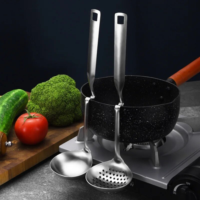 Vrući lonac od nehrđajućeg čelika Žlica za juhu Kuhinjske kutlače za ramen Žlice s dugom ručkom Cjedilo Skimmer za ulje Žlica za kašu s kukom